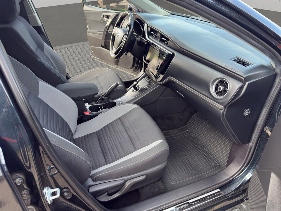 Toyota Auris 1,8 Hybrid H1 Touring Sports CVT 5d
