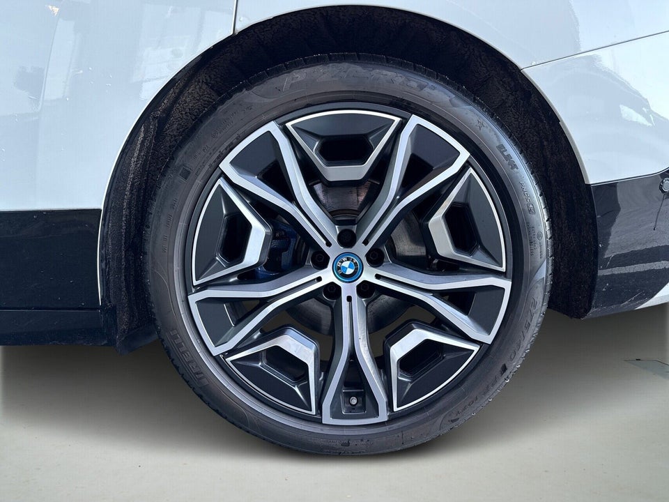BMW iX xDrive40 Fully Charged M-Sport 5d