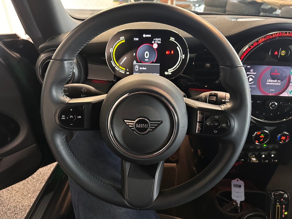 MINI Cooper SE Essential 3d