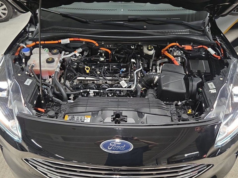 Ford Kuga 2,5 PHEV Titanium CVT 5d