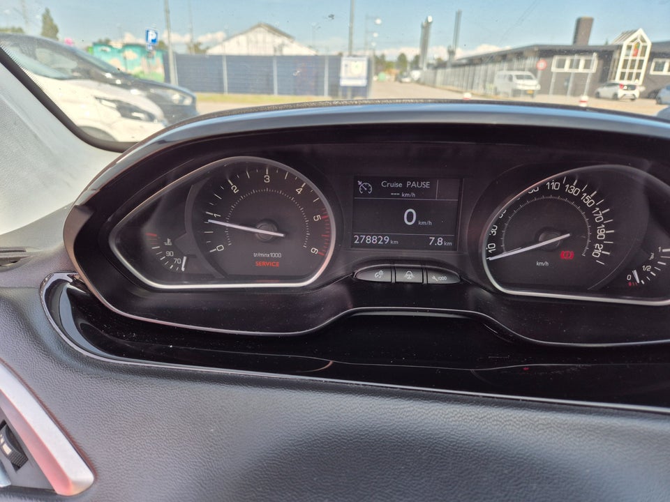 Peugeot 208 1,6 e-HDi 92 Active 5d