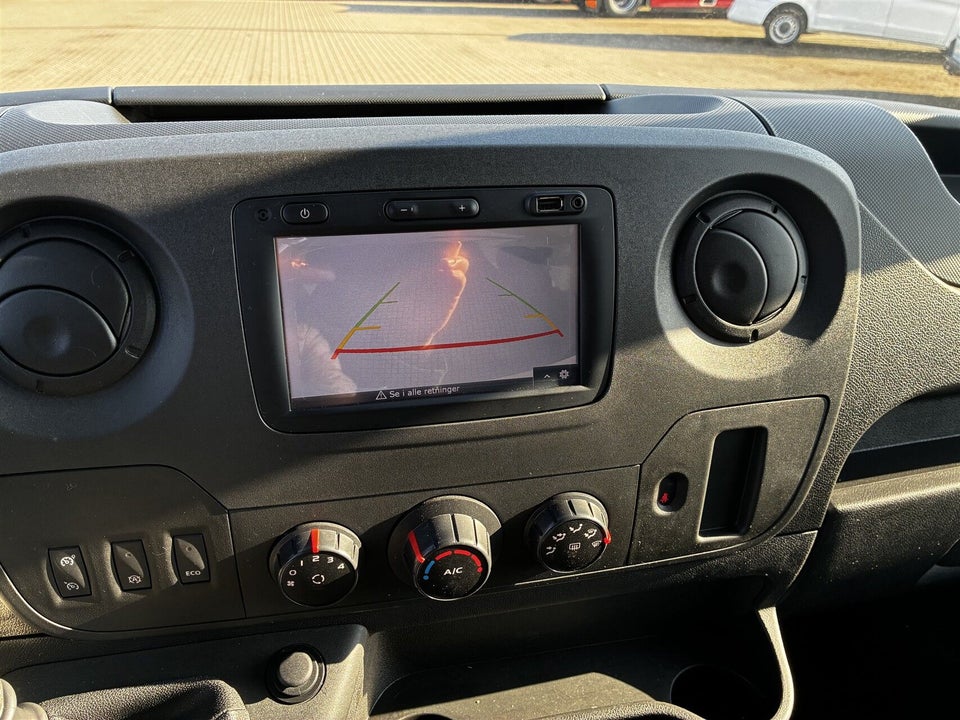 Renault Master III T35 2,3 dCi 145 L3 Box m/lift 2d