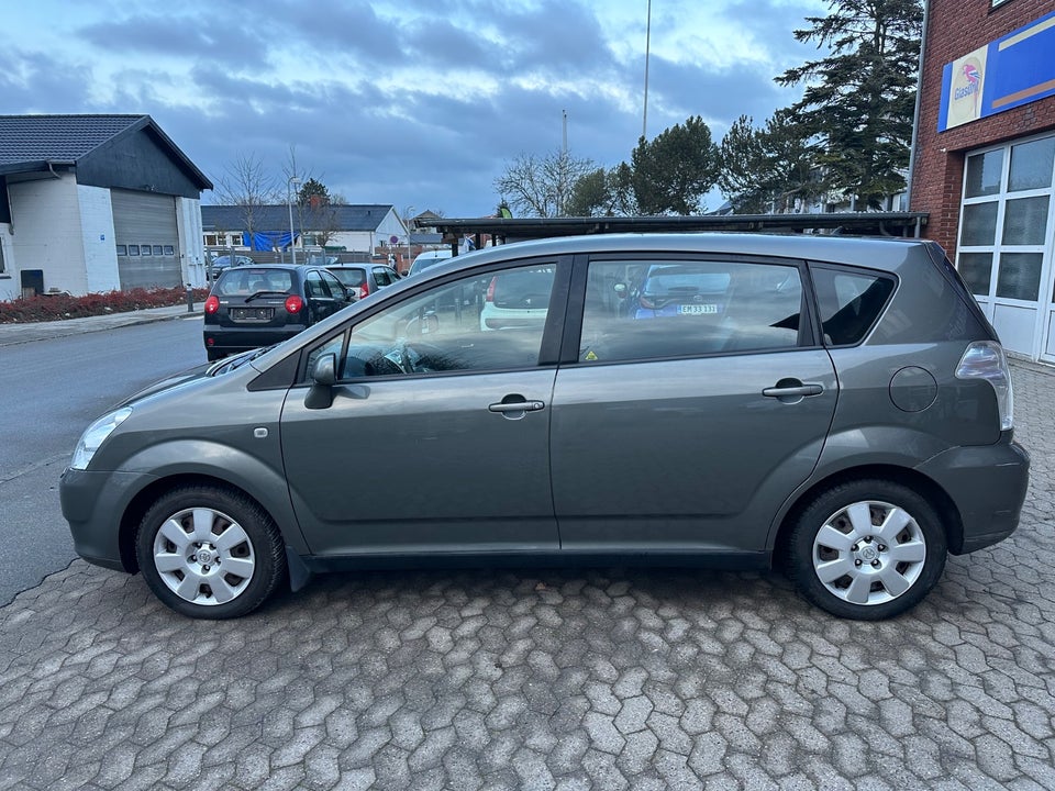 Toyota Corolla Verso 1,8 Sol 7prs 5d