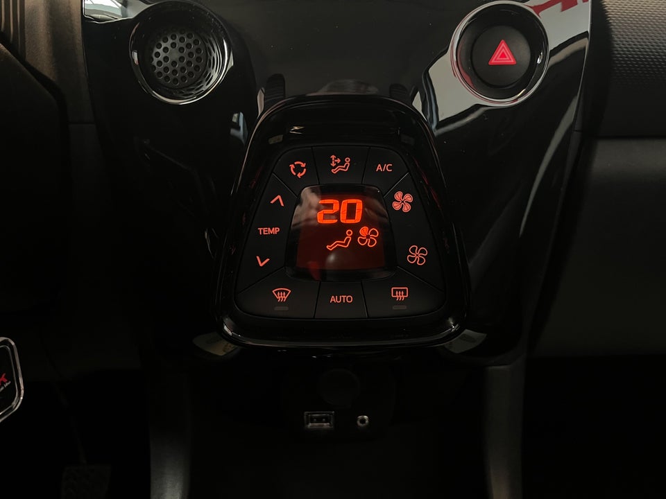 Citroën C1 1,0 VTi Street 5d