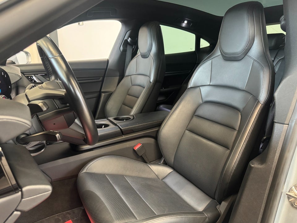 Porsche Taycan Performance+ 4d