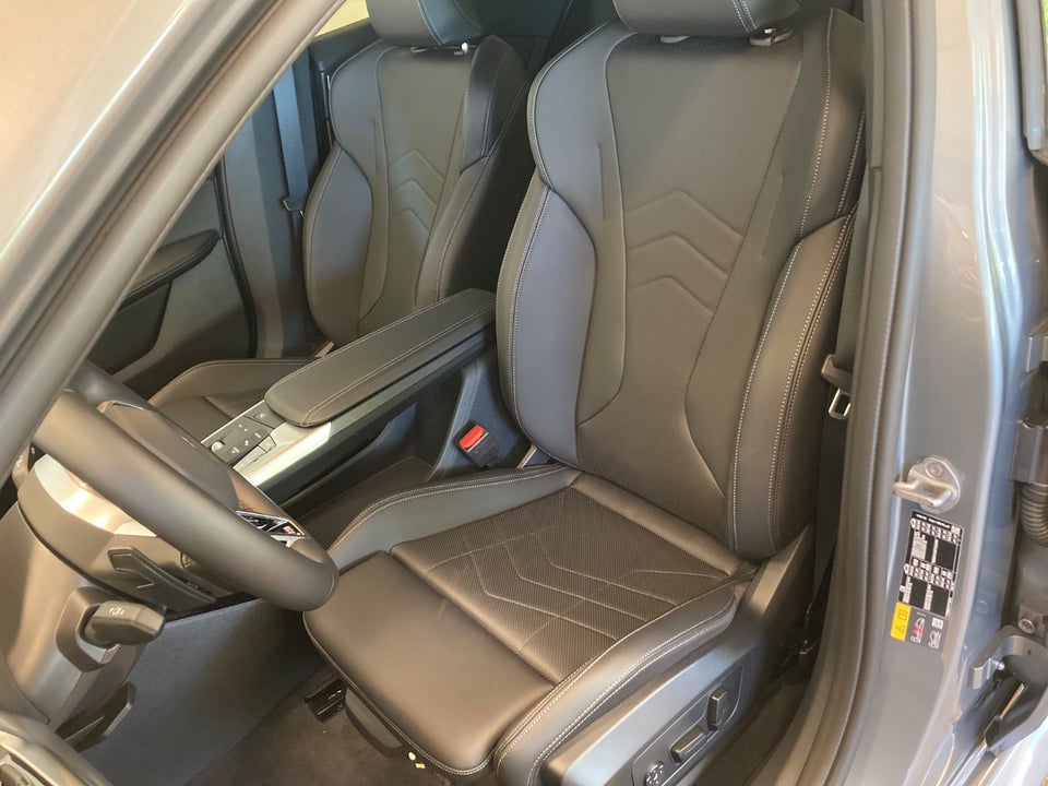 BMW iX2 xDrive30 M-Sport 5d