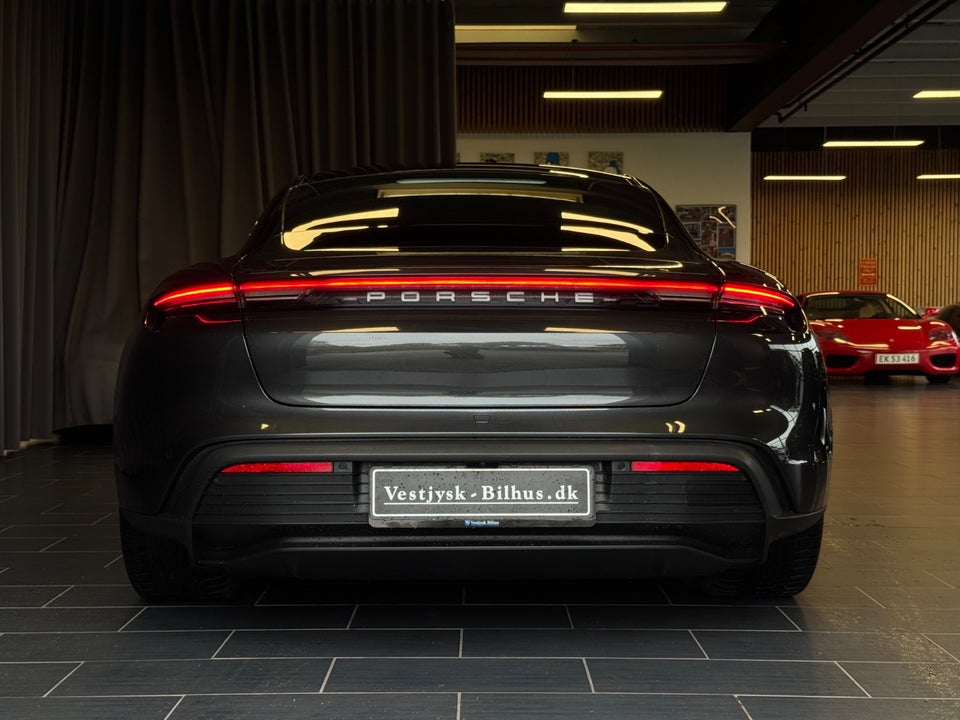 Porsche Taycan Performance+ 4d