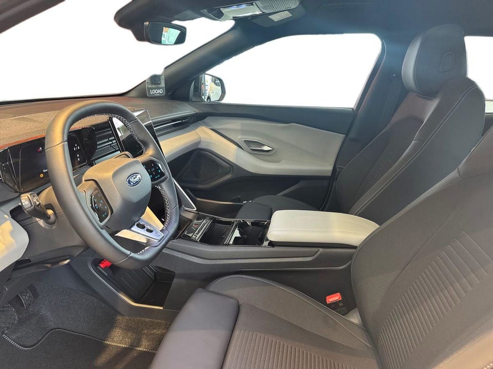 Ford Capri 84 Premium Extended Range AWD 5d