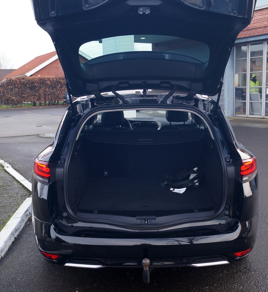 Renault Megane IV 1,3 TCe 160 Intens Sport Tourer EDC 5d