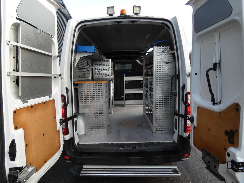 Renault Master IV T33 2,3 dCi 150 L2H2 Kassevogn