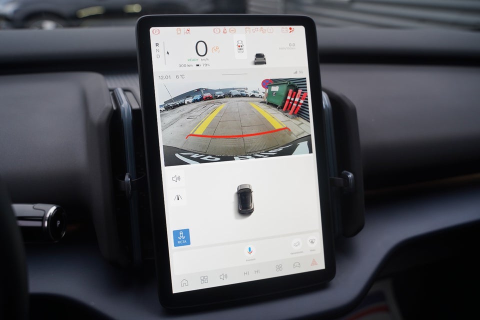 Volvo EX30 Twin Performance Plus 5d