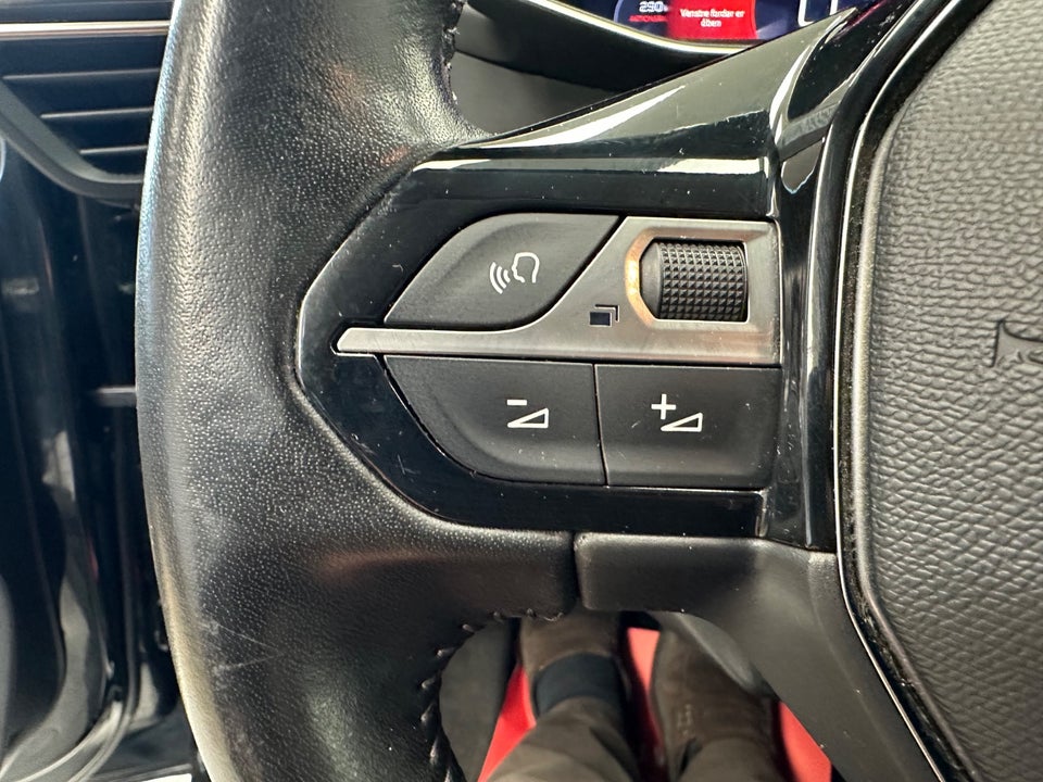 Peugeot 208 1,2 PureTech 100 Allure Pack 5d