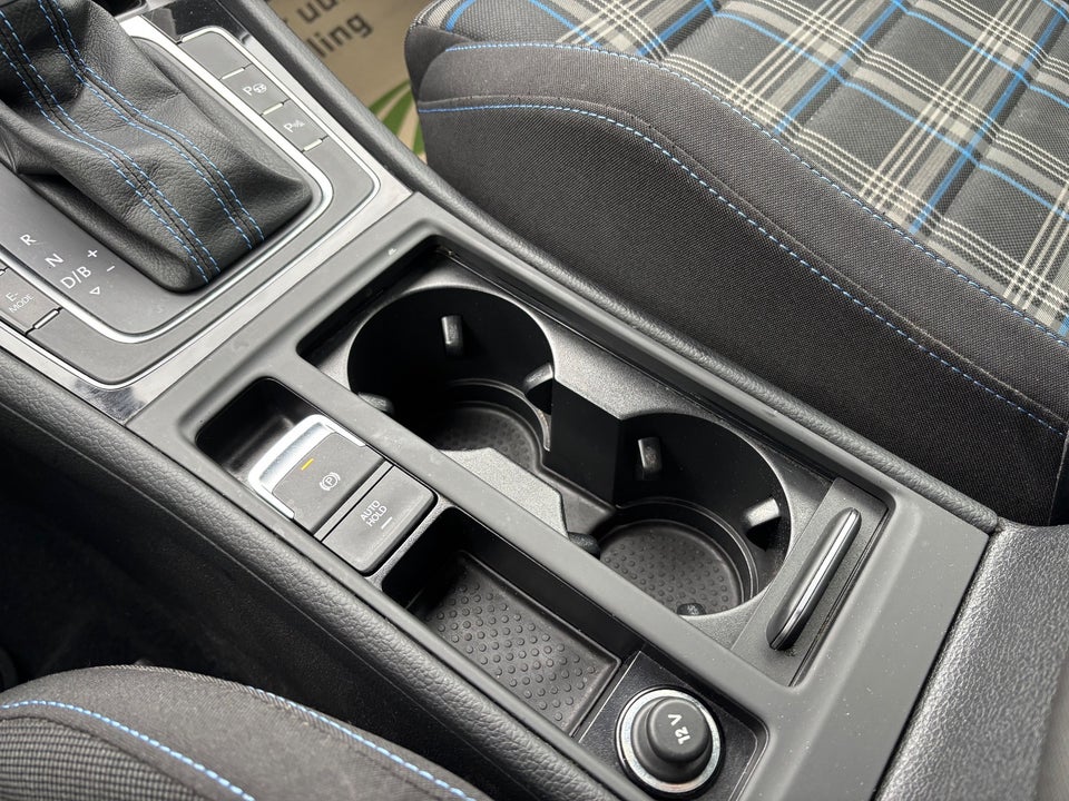 VW Golf VII 1,4 GTE DSG 5d