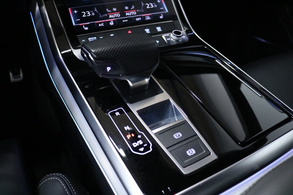 Audi Q8 50 TDi S-line quattro Tiptr. 5d