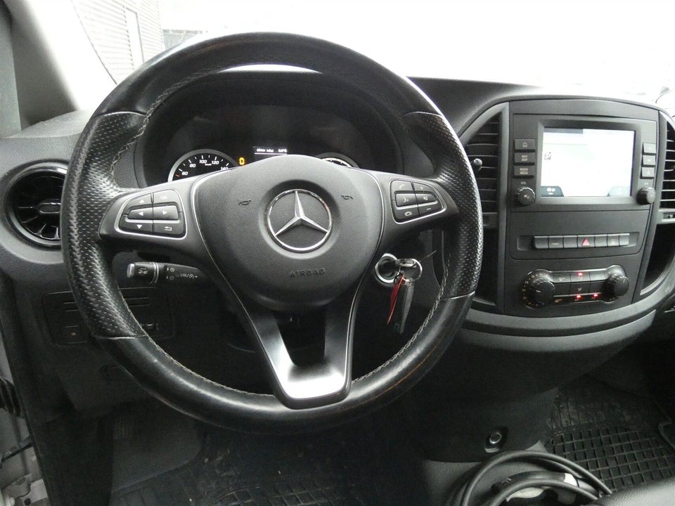 Mercedes eVito 129 Tourer PRO XL Van