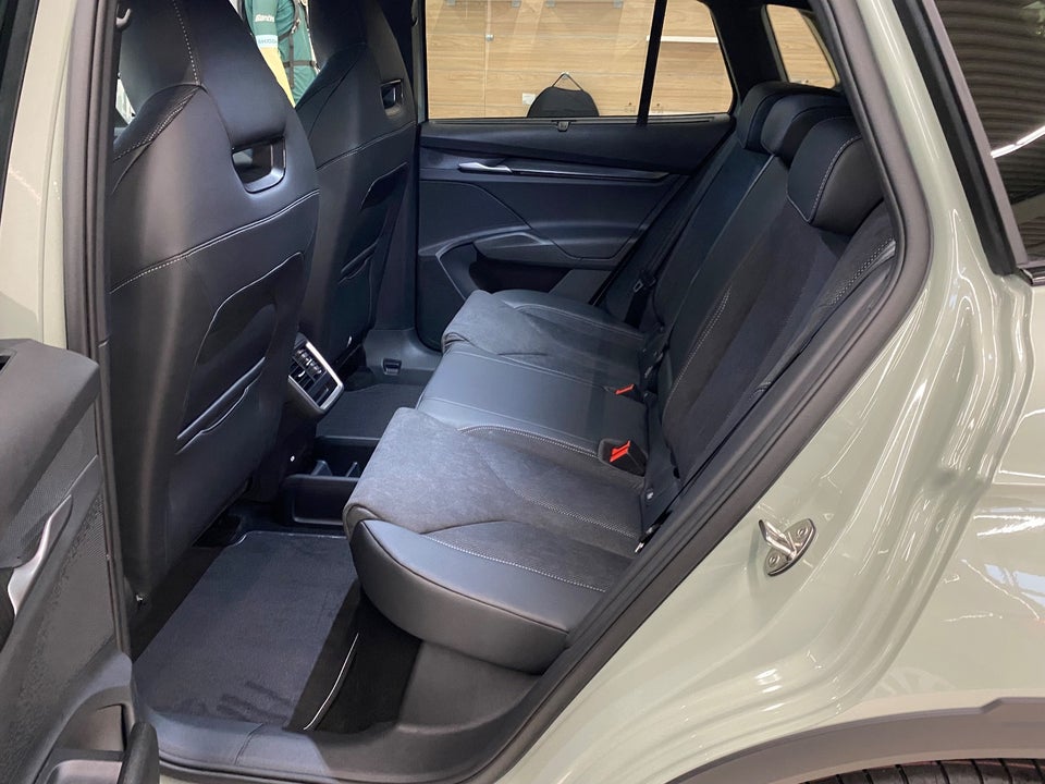 Skoda Elroq 60 iV Sportline 5d