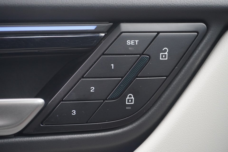 Porsche Macan 4 5d