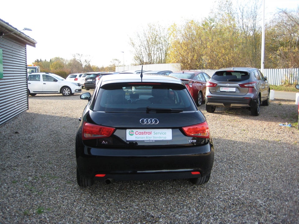 Audi A1 1,2 TFSi 86 Attraction Sportback 5d