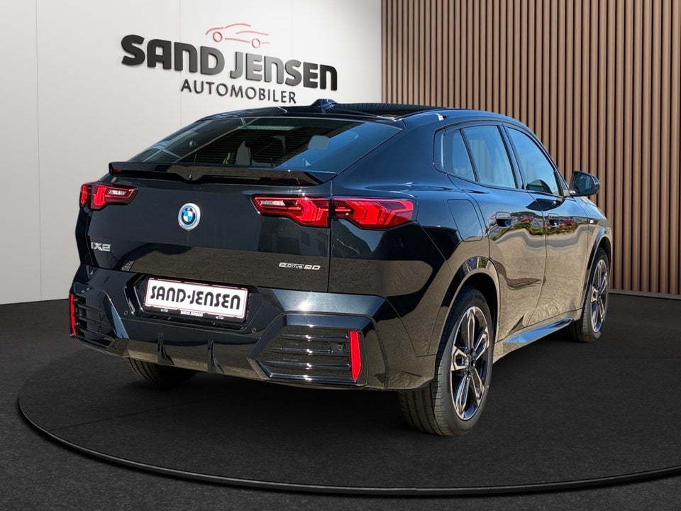 BMW iX2 eDrive20 M-Sport Premium 5d