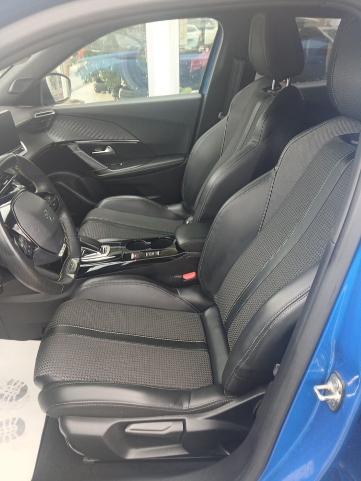 Peugeot e-2008 50 GT 5d