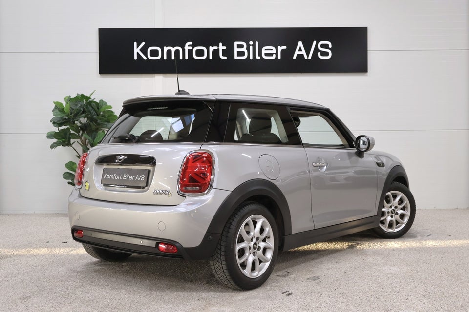 MINI Cooper SE Essential 3d