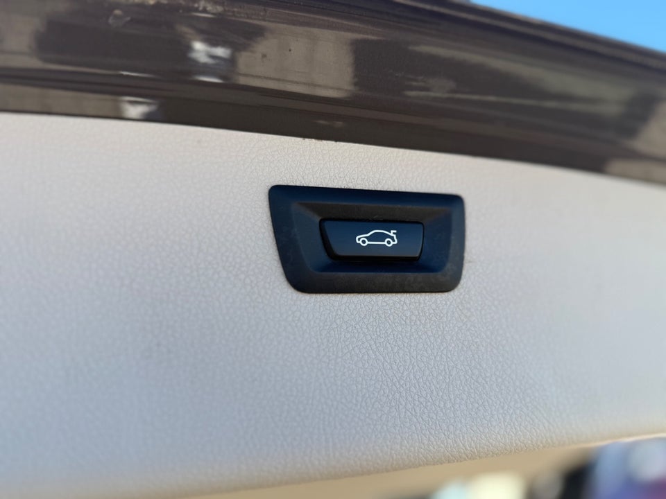 BMW 320d 2,0 Touring aut. 5d