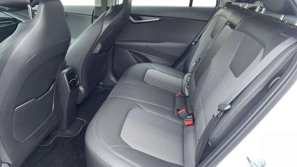 Kia Niro 64 EV Prestige 5d