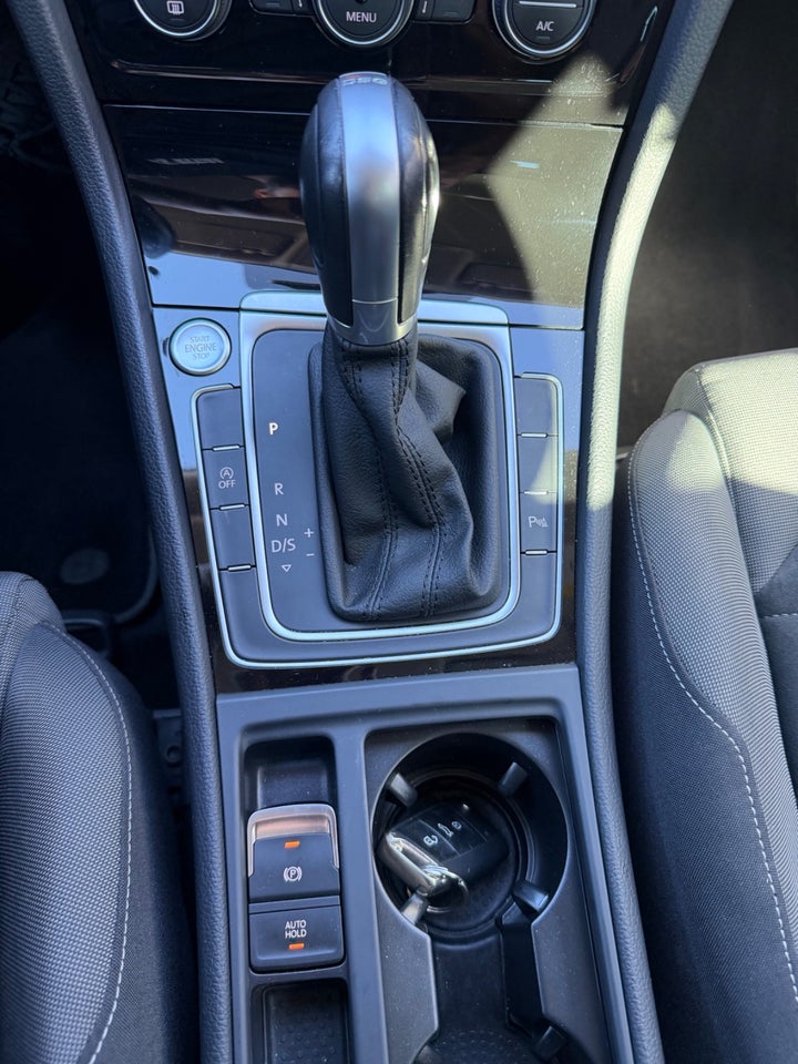 VW Golf VII 2,0 TDi 150 Highline Variant DSG 5d