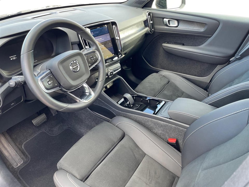 Volvo EC40 Extended Range Black Edition 5d