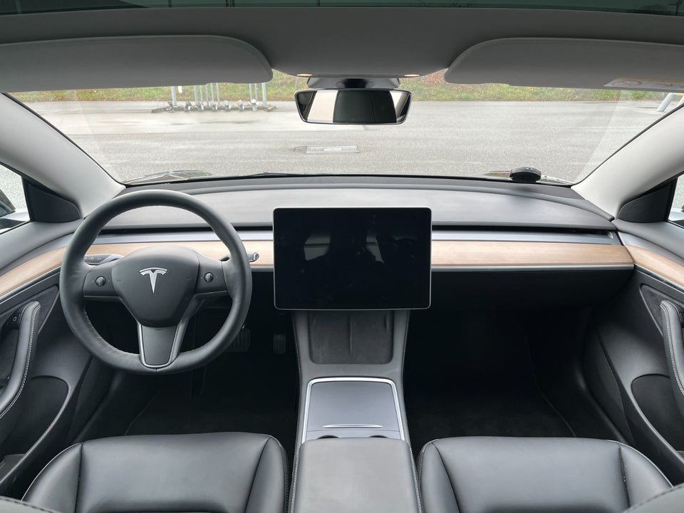 Tesla Model 3 Long Range AWD 4d