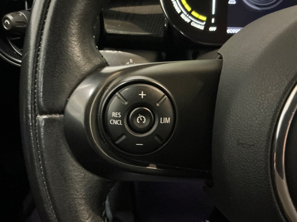 MINI Cooper SE Maximise 3d