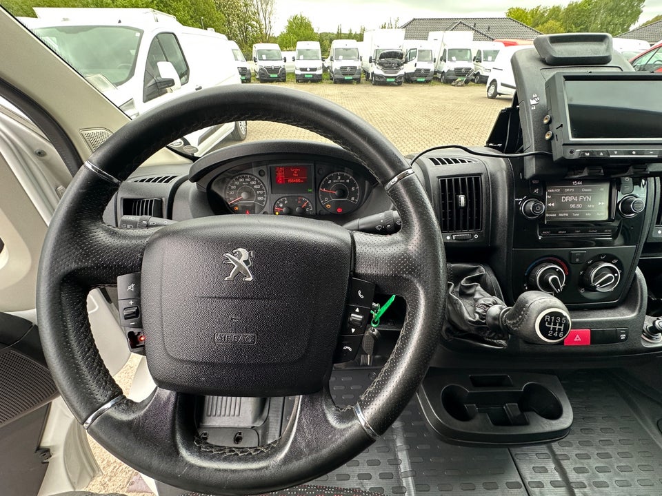Peugeot Boxer 335 2,2 BlueHDi 165 L3H2 Premium