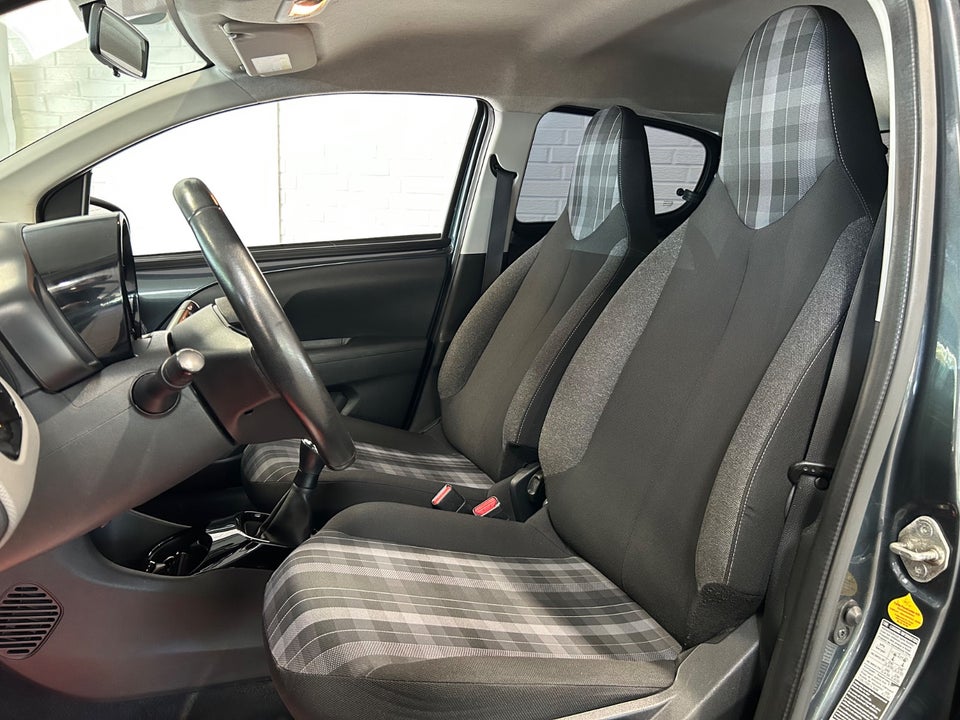 Peugeot 108 1,0 e-VTi 72 Allure 5d