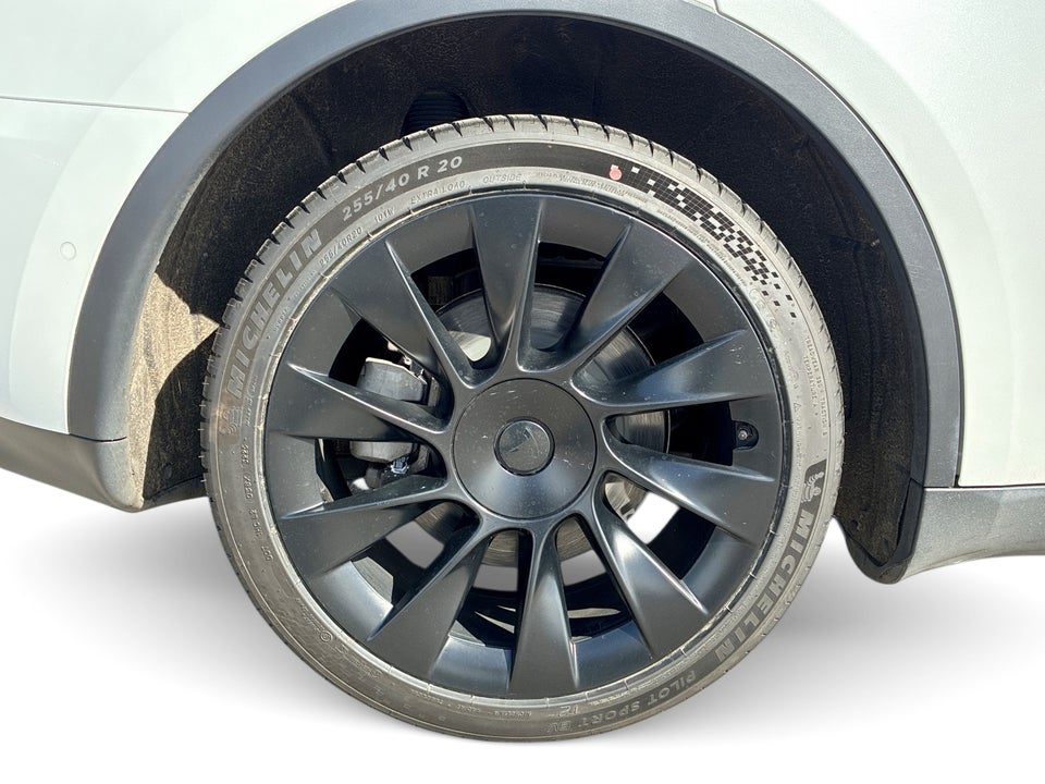Tesla Model Y Long Range AWD 5d