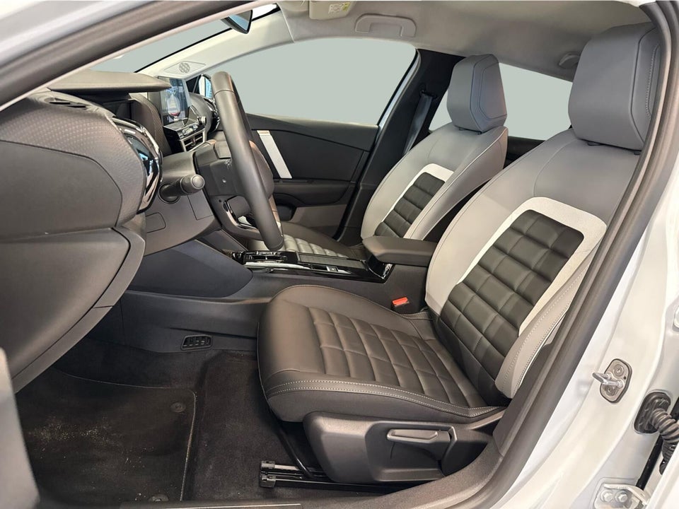 Citroën ë-C4 X 54 Shine 4d