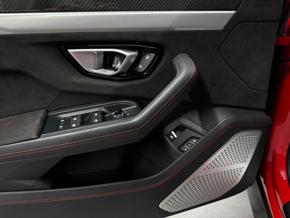 Lamborghini Urus 4,0  5d