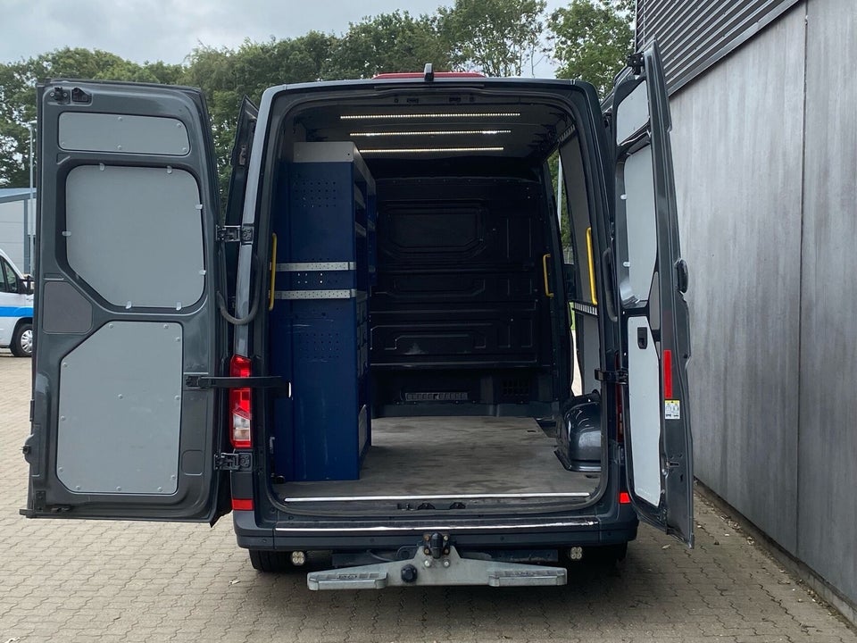 VW Crafter 35 2,0 TDi 177 Kassevogn L3H3 aut.