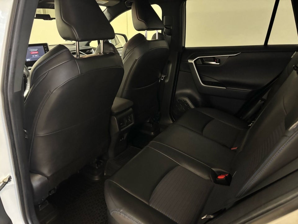 Toyota RAV4 2,5 Hybrid H3 Style MDS 5d