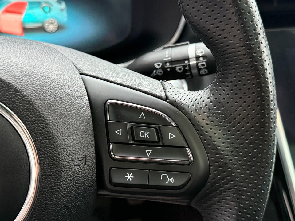 MG Marvel R Luxury 5d