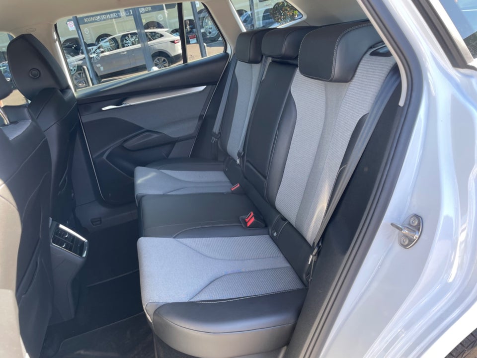 Skoda Enyaq 60 iV Loft 5d