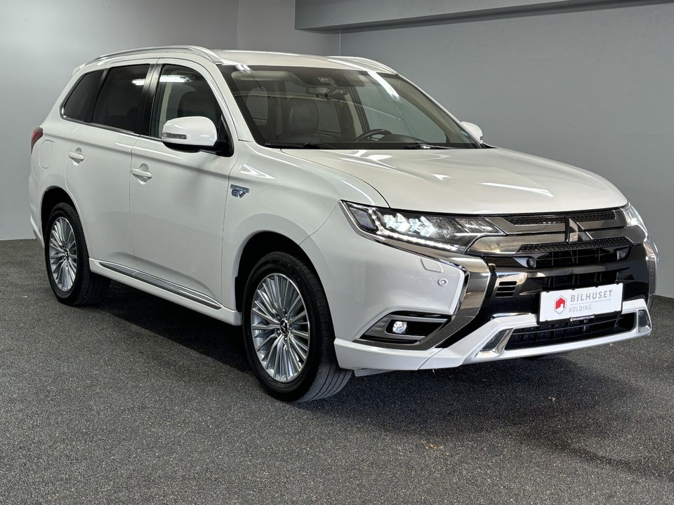 Mitsubishi Outlander 2,4 PHEV Intense CVT 4WD 5d