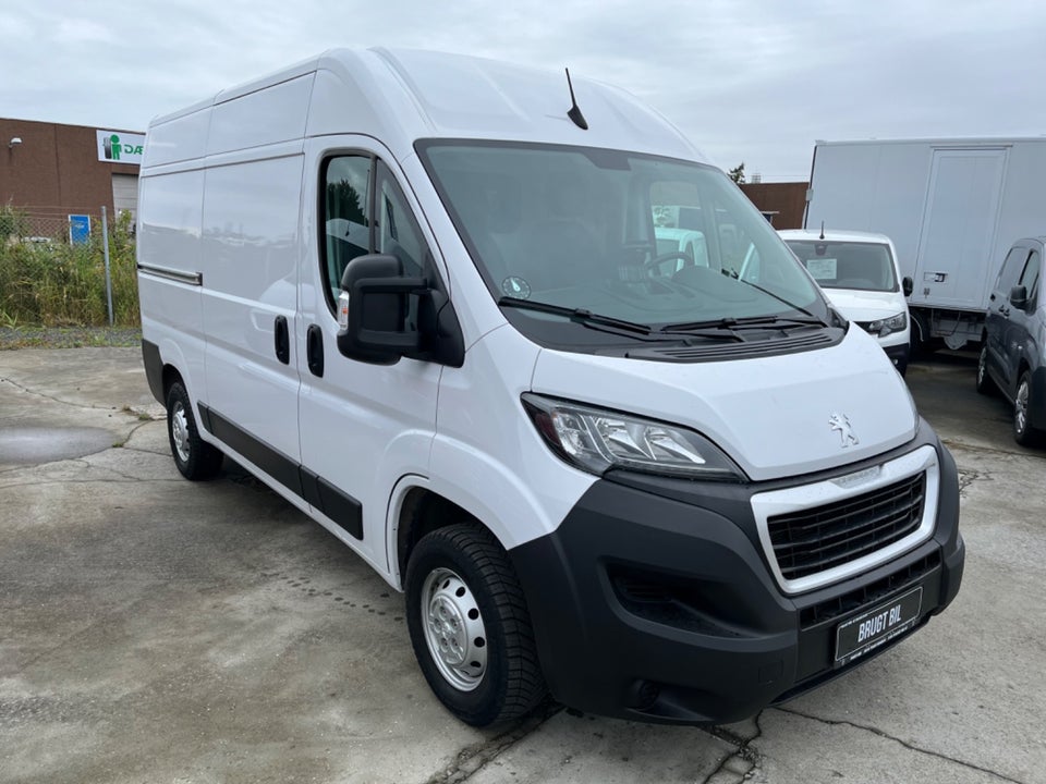 Peugeot Boxer 333 2,2 BlueHDi 140 L2H2 Premium