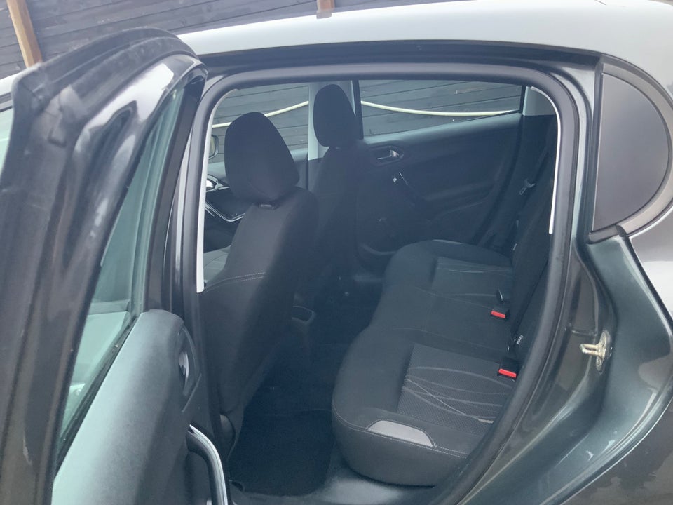 Peugeot 208 1,2 VTi Active ESG 5d