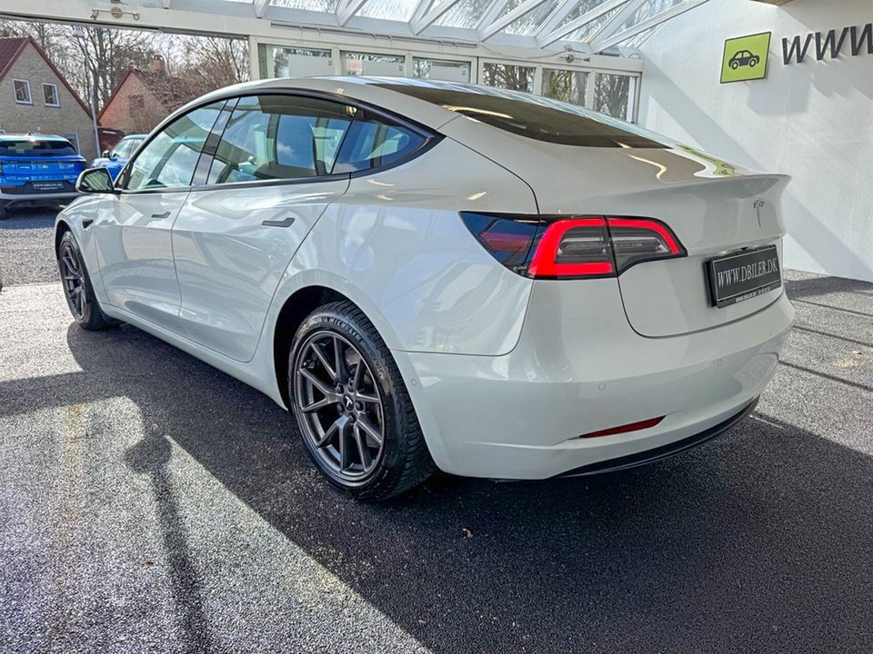 Tesla Model 3 RWD 4d