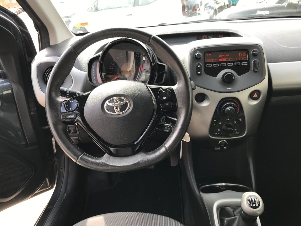 Toyota Aygo 1,0 VVT-i x-play 5d