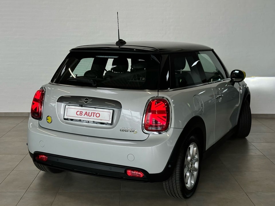 MINI Cooper SE Essential 3d