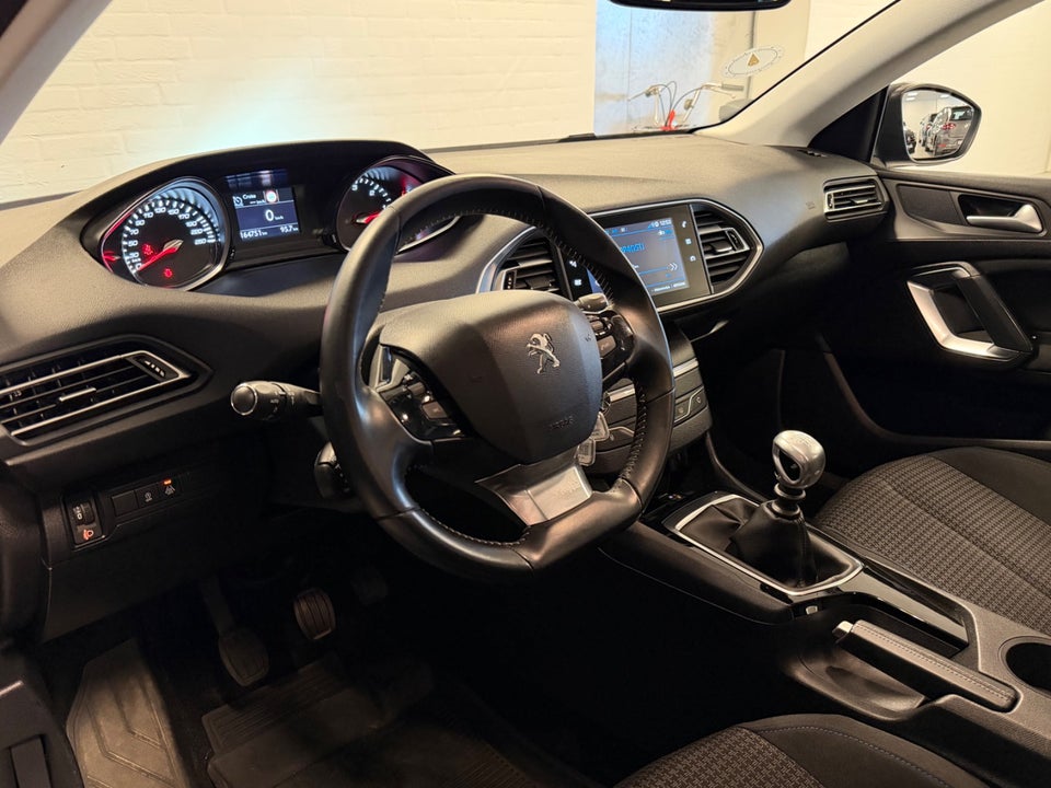 Peugeot 308 1,5 BlueHDi 130 Style SW 5d