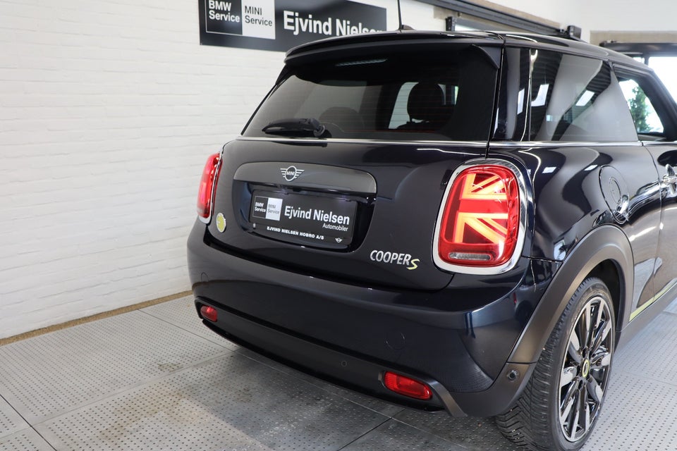 MINI Cooper SE Greenwich 3d