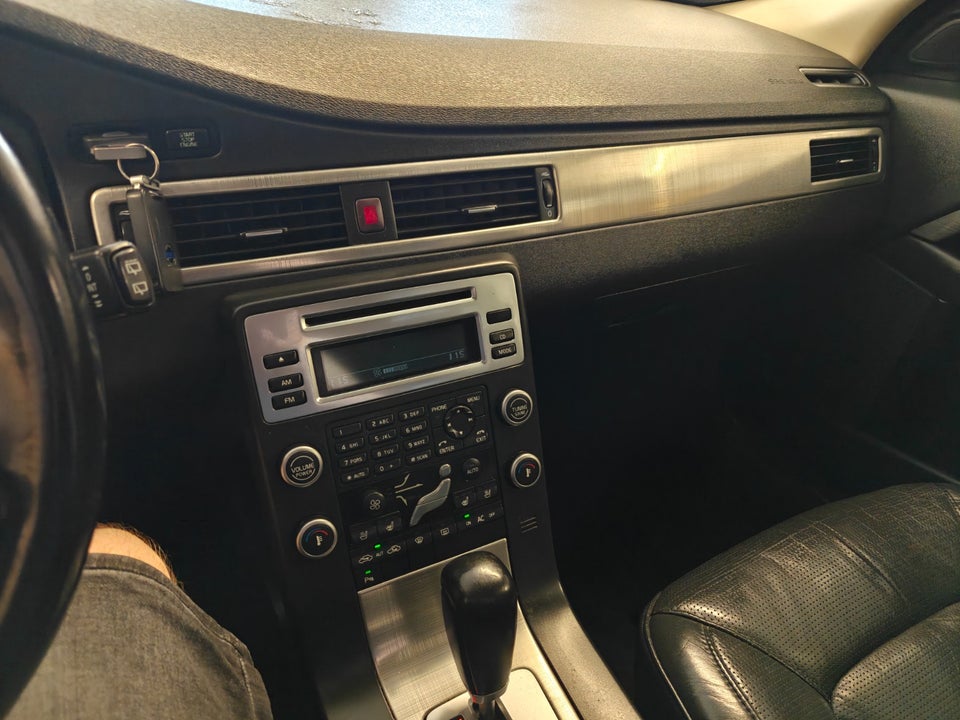 Volvo V70 2,4 D5 185 R-Design aut. 5d