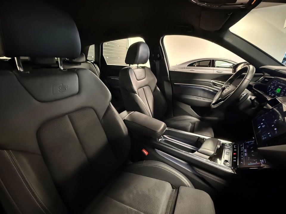 Audi Q8 e-tron 50 S-line quattro 5d